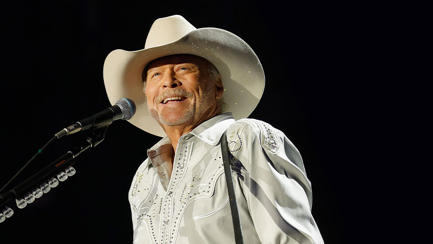 Watch: Alan Jackson shares 'behind-the-scenes look' at his final concert