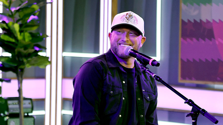 Watch Cole Swindell's heartwarming full-circle moment with his daughter